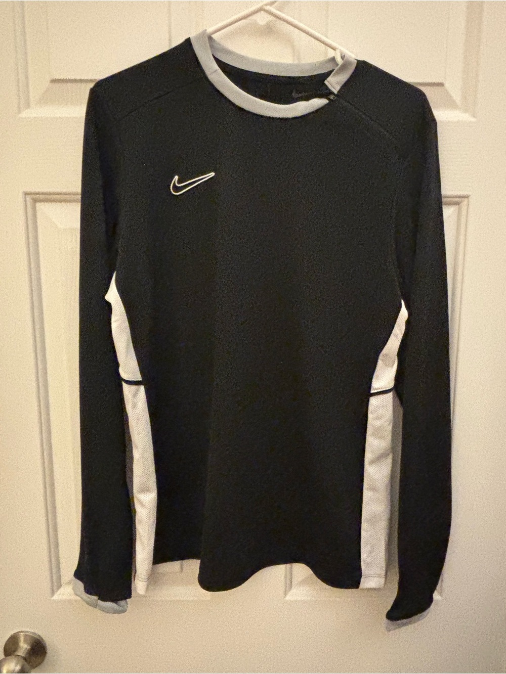 Nike Black Crewneck Top with White Side Panels Large NWT